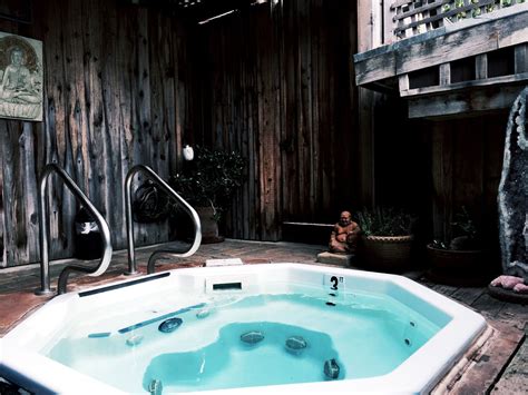 Almonte spa - Almonte Spa, Mill Valley, California. 898 likes · 1 talking about this · 308 were here. Experience a healing therapeutic massage, enjoy our pristine private outdoor hot tubs and/or Cedar and/or Far... 